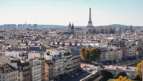 Rencontre et chat entre Marocains à Paris : cafés, marchés et quartiers populaires